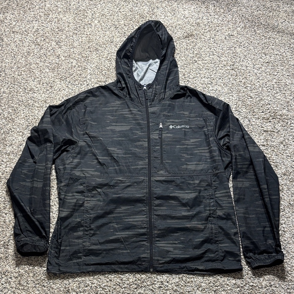Columbia Men's Black Hooded Windbreaker with Subtle Camouflage Pattern